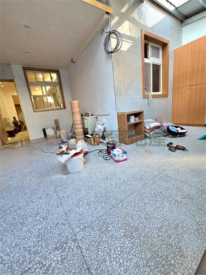 八0四全新整理超值透天房屋室內格局與周邊環境