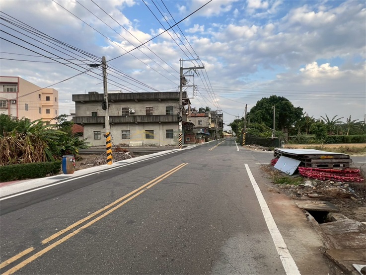 正10米大面寬店面房屋室內格局與周邊環境