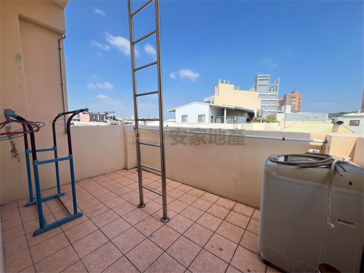 近陽明國中輕屋齡透天房屋室內格局與周邊環境