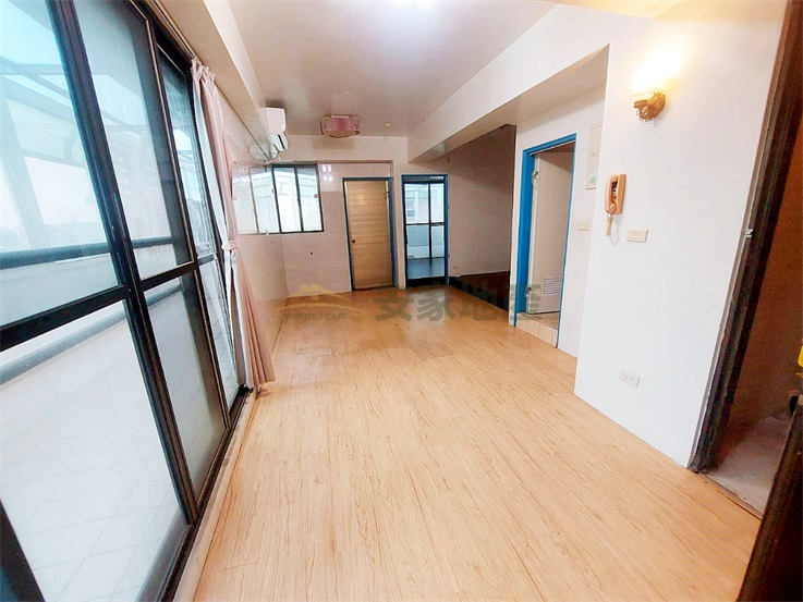 成功路精華區電梯美廈房屋室內格局與周邊環境