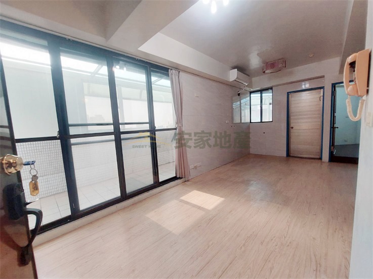 成功路精華區電梯美廈房屋室內格局與周邊環境