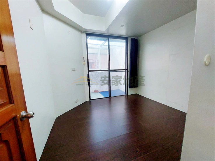 成功路精華區電梯美廈房屋室內格局與周邊環境