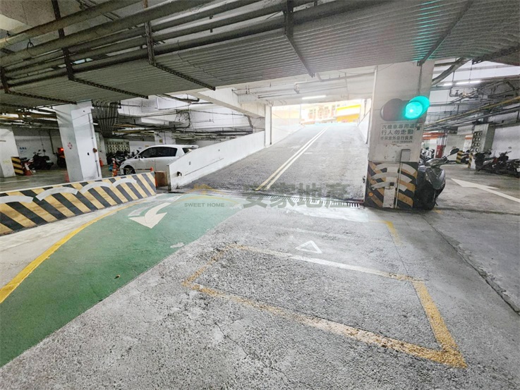 金馬大鎮一期8樓車位美三房房屋室內格局與周邊環境
