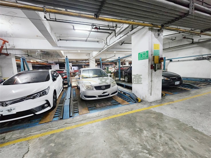 金馬大鎮一期8樓車位美三房房屋室內格局與周邊環境