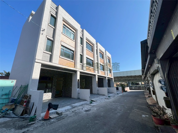 近福興工業區全新前庭別墅(4戶房屋室內格局與周邊環境