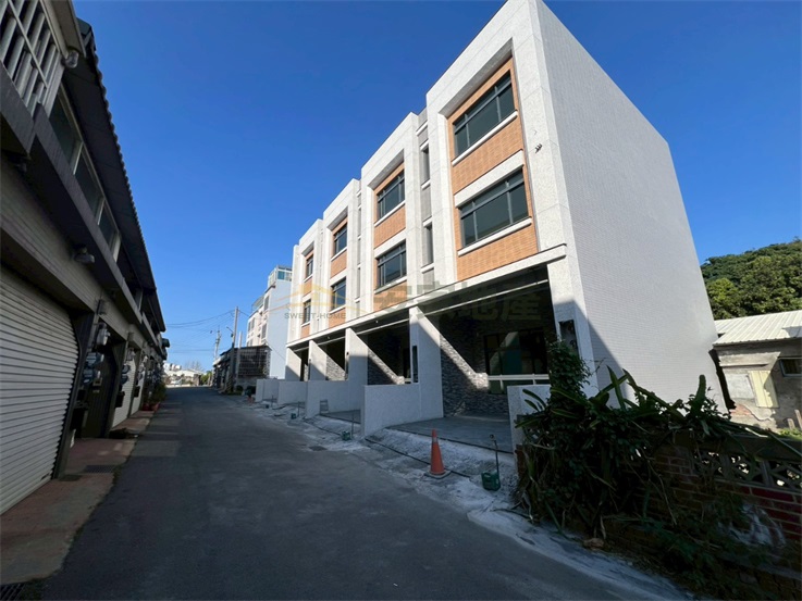 近福興工業區全新前庭別墅(4戶房屋室內格局與周邊環境