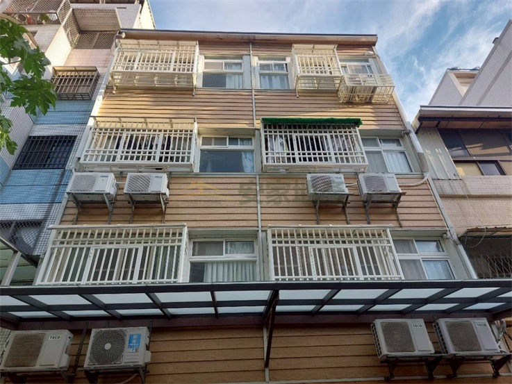 中山路一彎近秀傳16間套房房屋室內格局與周邊環境