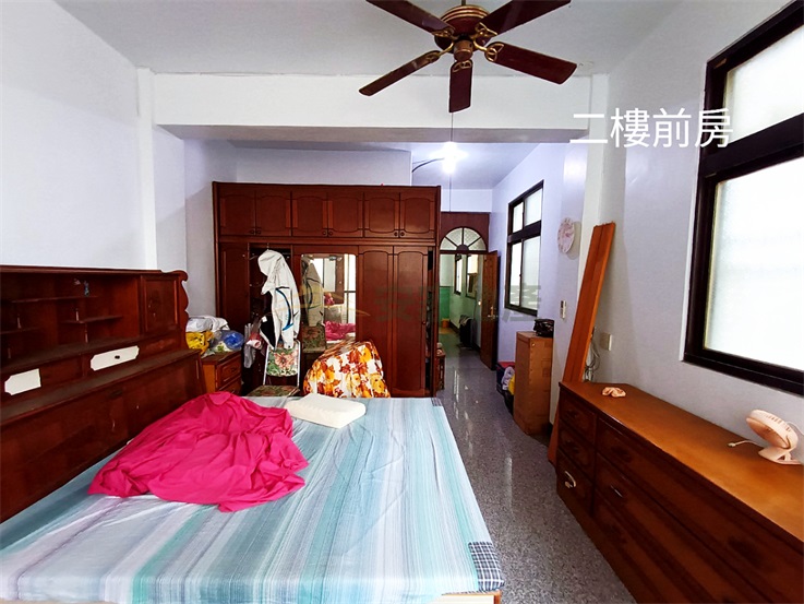 南瑤路邊間大坪數雙店面透天房屋室內格局與周邊環境