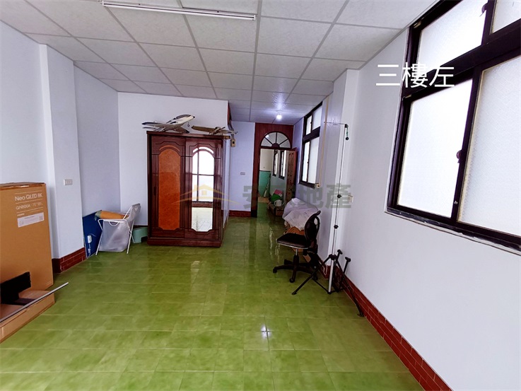 南瑤路邊間大坪數雙店面透天房屋室內格局與周邊環境