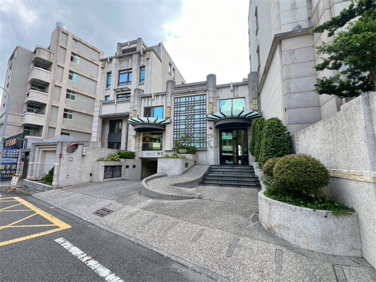大埔商圈榮耀磐石雙車位別墅房屋室內格局與周邊環境