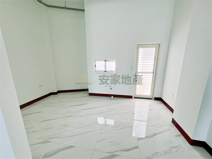 彰興國中旁正埔西街黃金電梯店墅房屋室內格局與周邊環境