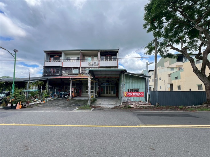 集集火車站邊間車庫透天房屋室內格局與周邊環境