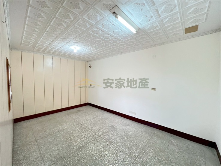 集集火車站邊間車庫透天房屋室內格局與周邊環境