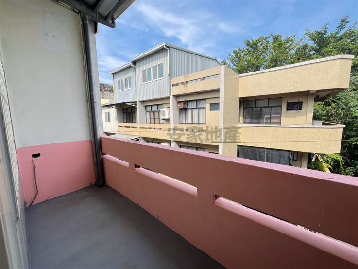 花壇中正路一彎透天房屋室內格局與周邊環境