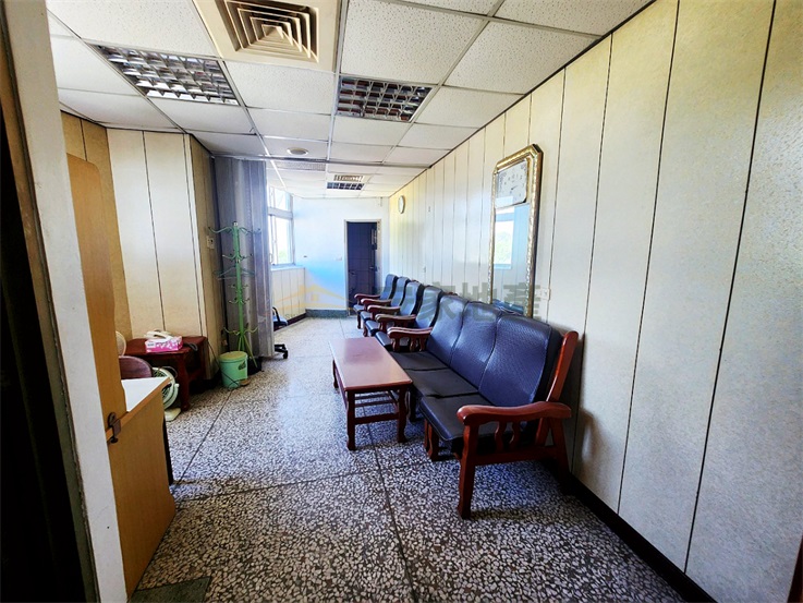 近文德宮邊間大坪數美透天房屋室內格局與周邊環境