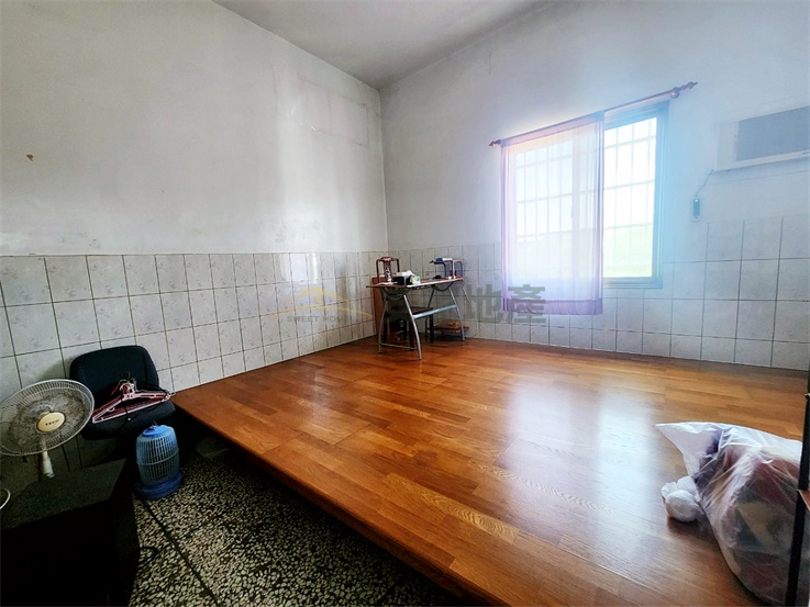 近文德宮邊間大坪數美透天房屋室內格局與周邊環境