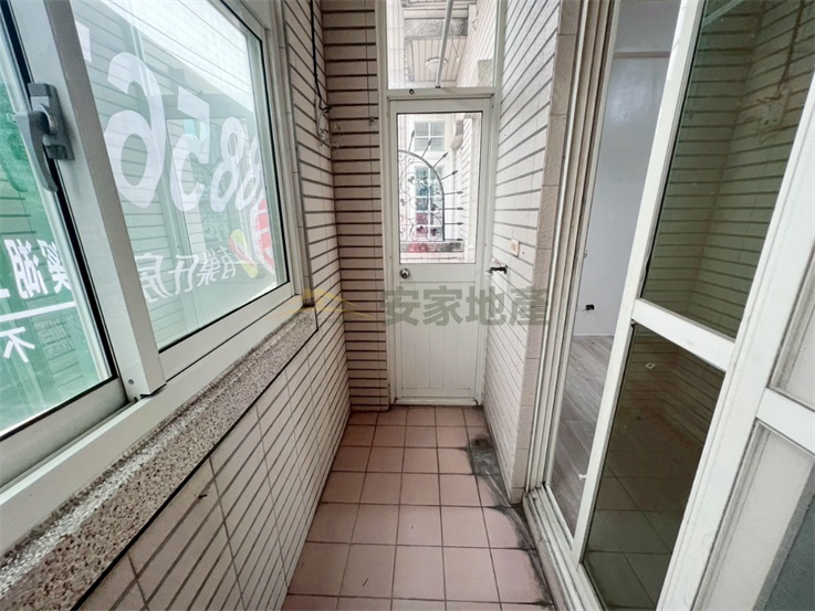 秀水民意街輕屋齡臨路透天房屋室內格局與周邊環境