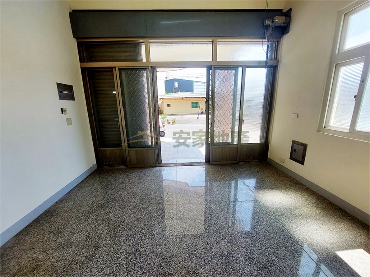 和美東發路邊間店住房屋室內格局與周邊環境