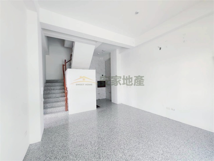 近明正國小全新角間電梯別墅房屋室內格局與周邊環境