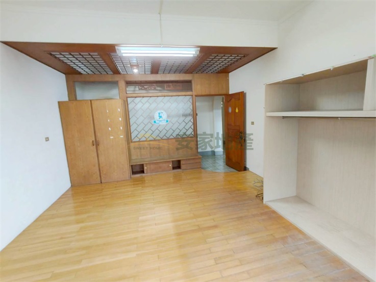 天祥路雙併大地坪邊間美透天房屋室內格局與周邊環境