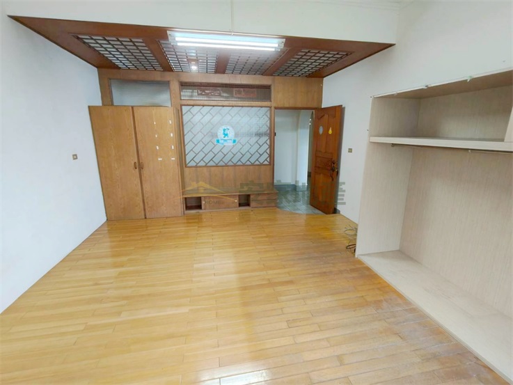 天祥路雙併大地坪邊間美透天房屋室內格局與周邊環境
