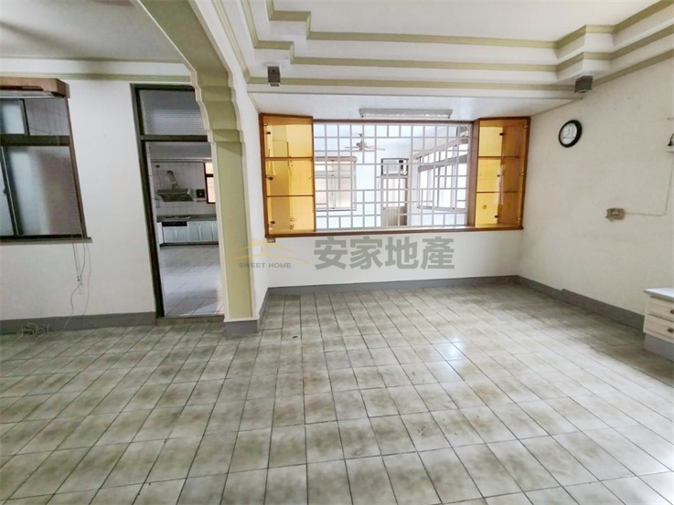 天祥路雙併大地坪邊間美透天房屋室內格局與周邊環境