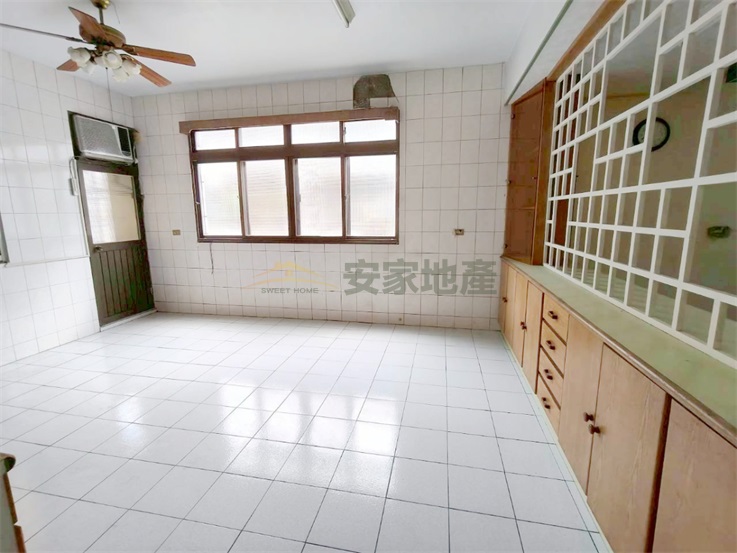 天祥路雙併大地坪邊間美透天房屋室內格局與周邊環境