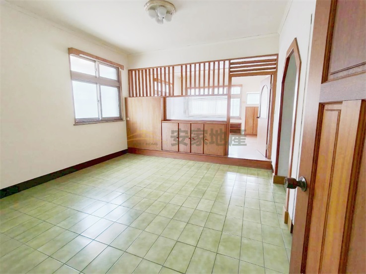 天祥路雙併大地坪邊間美透天房屋室內格局與周邊環境