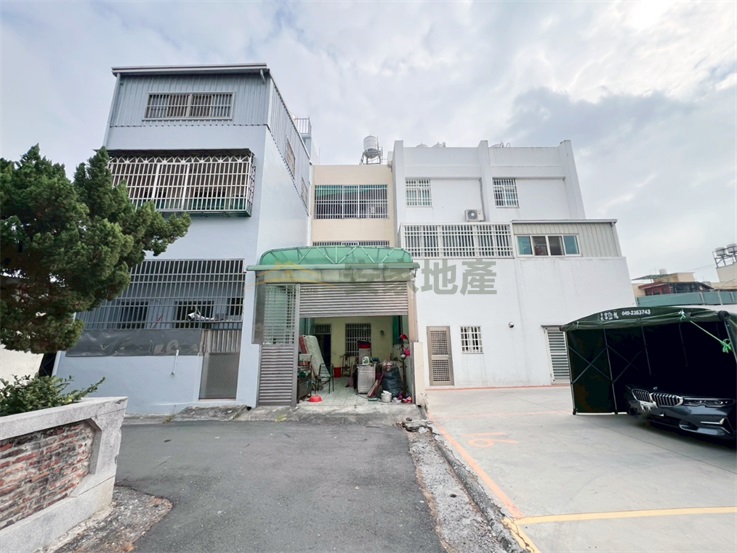 近田中火車站前後臨路車庫透天房屋室內格局與周邊環境