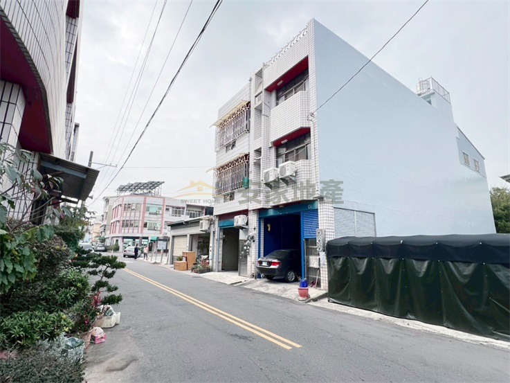 近田中火車站前後臨路車庫透天房屋室內格局與周邊環境