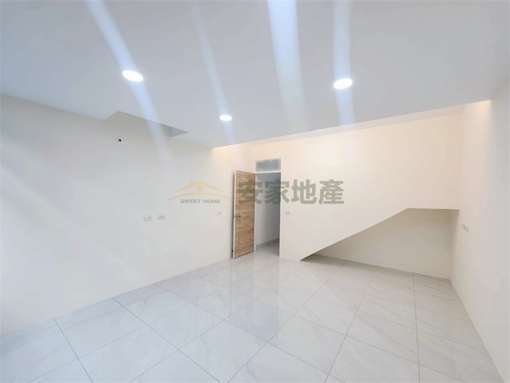 近圓林園全新整理騎樓車墅房屋室內格局與周邊環境