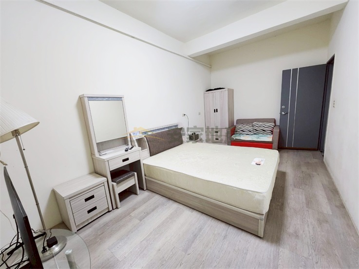 近文德宮活巷大面寬美透天房屋室內格局與周邊環境