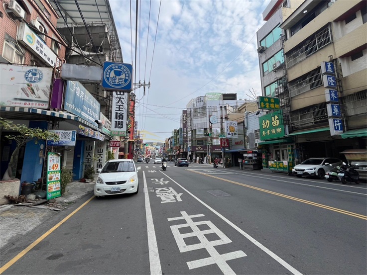 員林中正華廈套房房屋室內格局與周邊環境