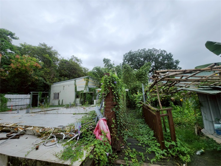 國道一號中清交流道旁都內特登廠房屋室內格局與周邊環境