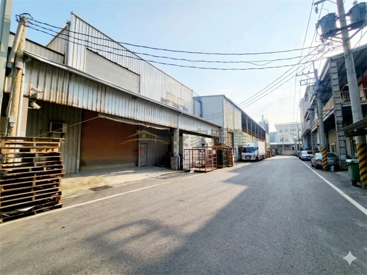 花壇中山路旁丁建大面寬廠房房屋室內格局與周邊環境