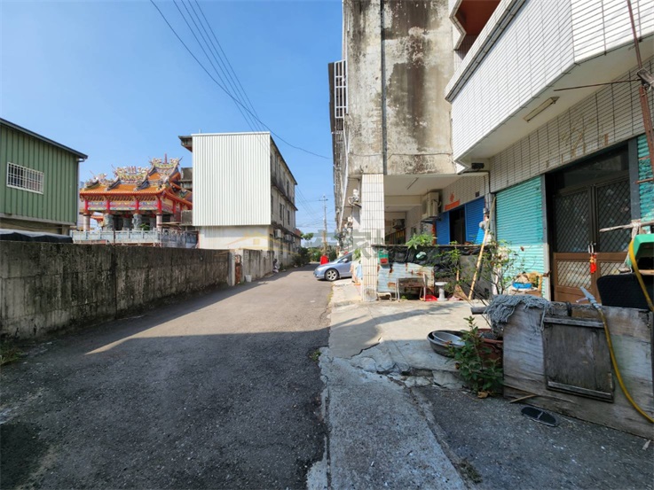 花壇方正乙建房屋室內格局與周邊環境