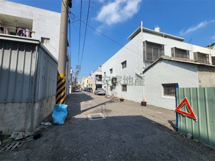 芳苑運動公園附近建地房屋室內格局與周邊環境
