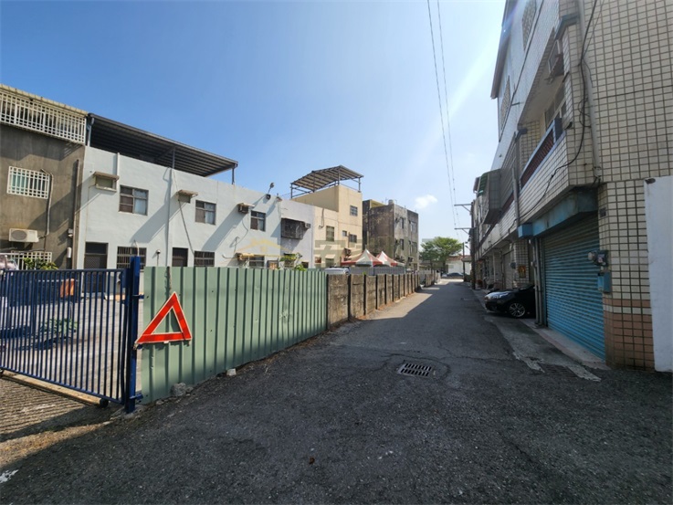 芳苑運動公園附近建地房屋室內格局與周邊環境