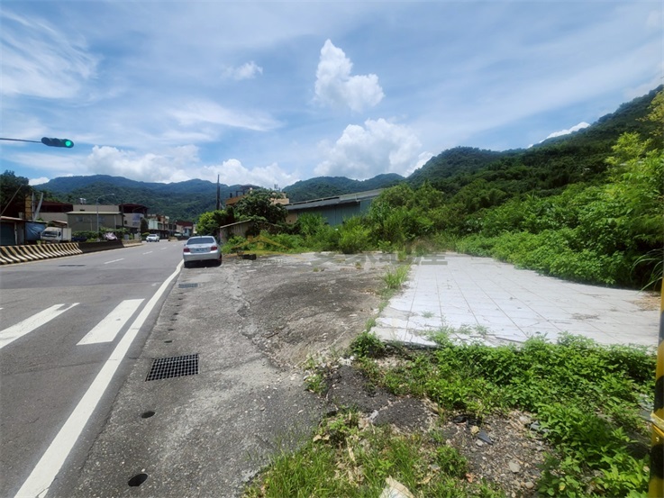 南投國姓中正路旁大面寬甲建房屋室內格局與周邊環境