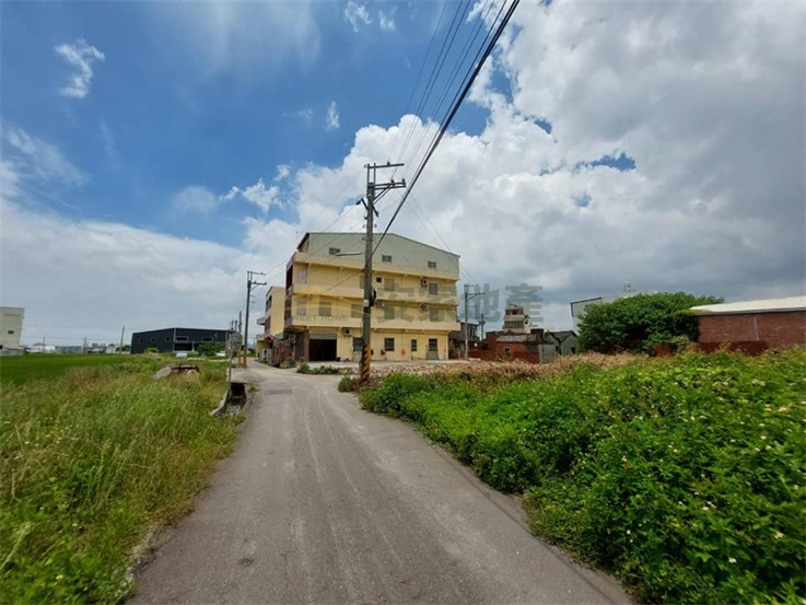 秀水秀安百坪美建地房屋室內格局與周邊環境