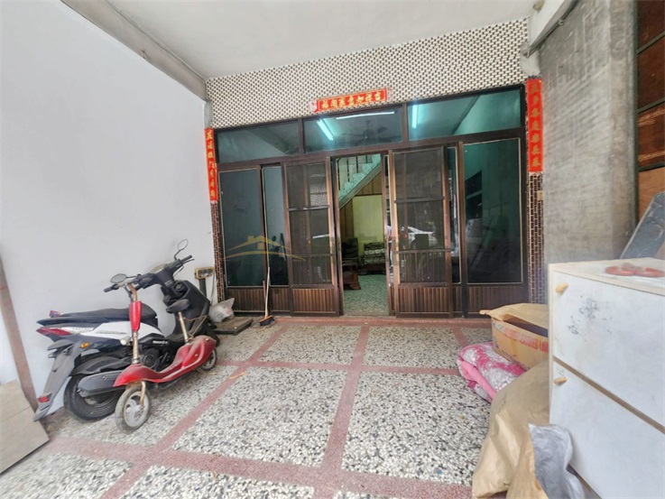 花壇國中旁大地坪俗透天房屋室內格局與周邊環境