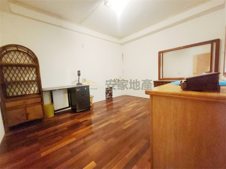 花壇國中旁大地坪俗透天房屋室內格局與周邊環境