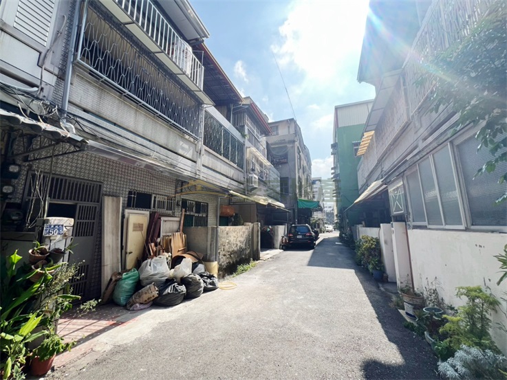 長順街全新整理透天房屋室內格局與周邊環境