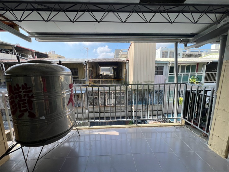 長順街全新整理透天房屋室內格局與周邊環境