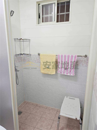 秀水久鼎旁開心農場有貨櫃屋房屋室內格局與周邊環境