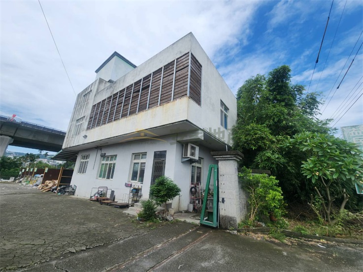南投市都內農地有現成回收廠房屋室內格局與周邊環境