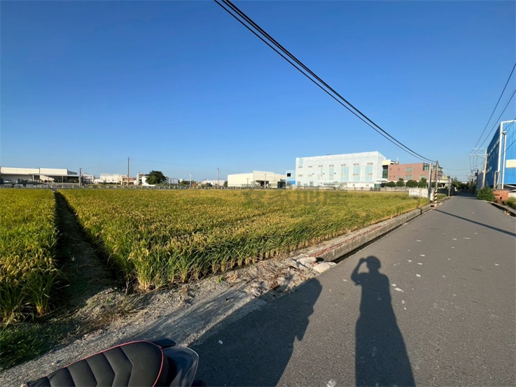 彰化近彰鹿路雙面臨路都計美田房屋室內格局與周邊環境