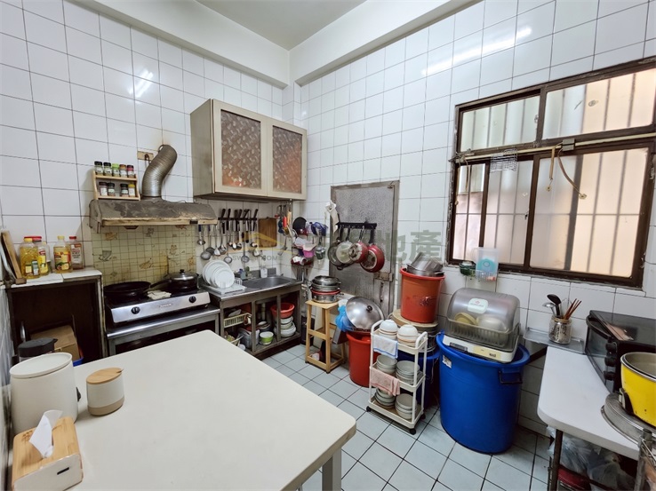 近霧峰工業區邊間透天房屋室內格局與周邊環境