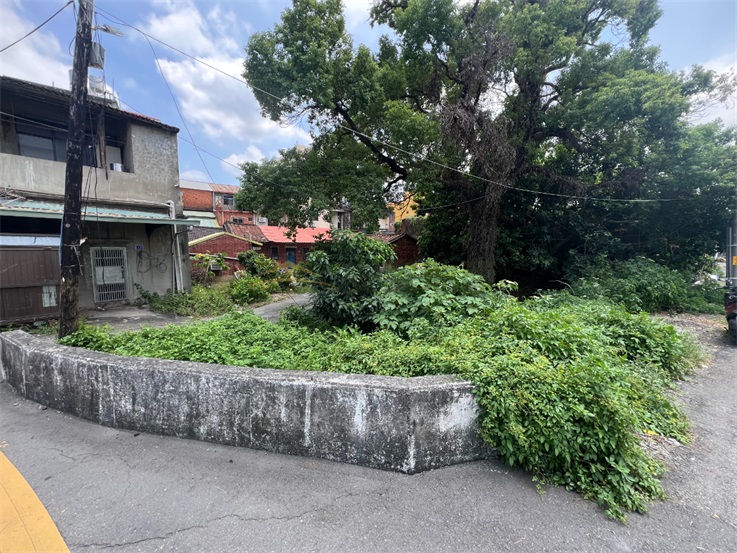 花壇明德街三面路住宅用地房屋室內格局與周邊環境