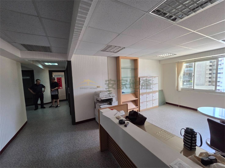 金融特區皇普國際商業大樓房屋室內格局與周邊環境